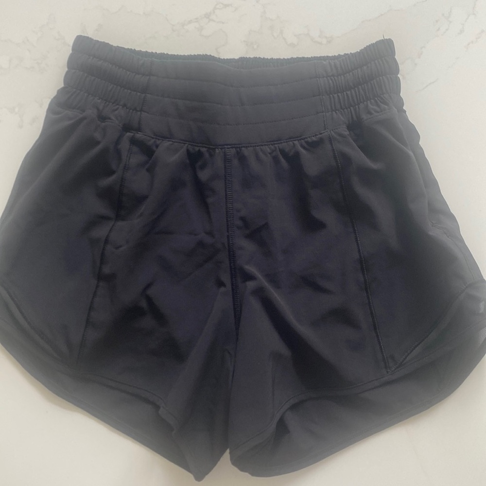Lululemon shorts size 0 never worn hotty hot
